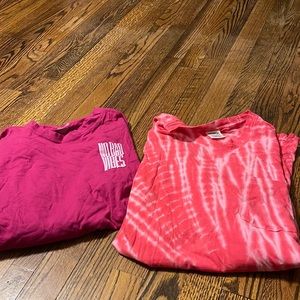 Lot of 2 long sleeve T-shirt